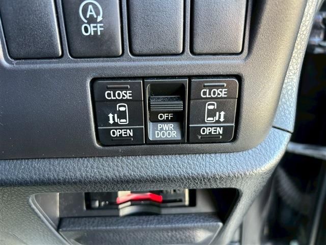 TOYOTA ESQUIRE 2016 Image 31