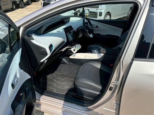 TOYOTA PRIUS 2016 Image 31