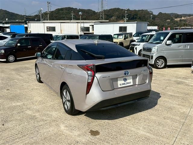 TOYOTA PRIUS 2016 Image 31