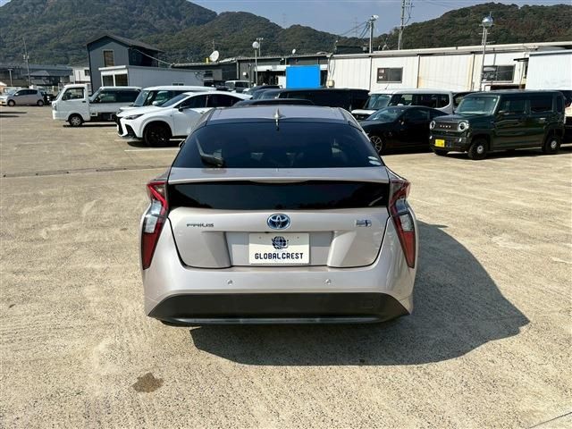TOYOTA PRIUS 2016 Image 31