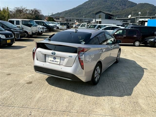 TOYOTA PRIUS 2016 Image 31