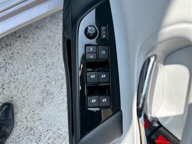 TOYOTA PRIUS 2016 Image 31