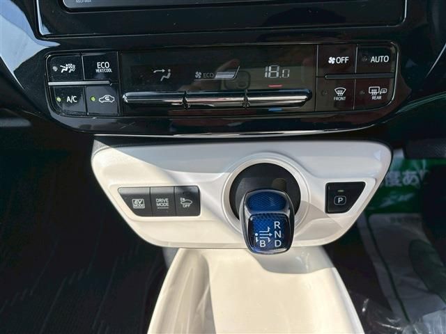 TOYOTA PRIUS 2016 Image 31