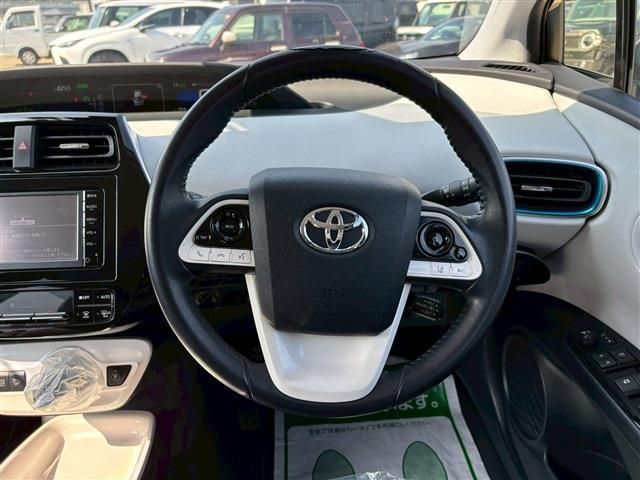 TOYOTA PRIUS 2016 Image 31