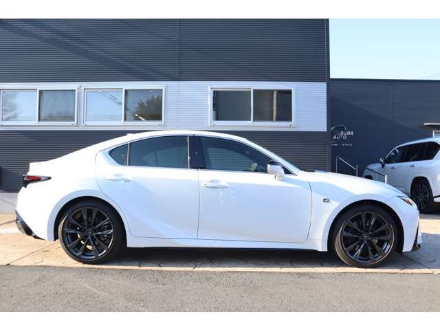 TOYOTA LEXUS IS300H 2023 Image 31