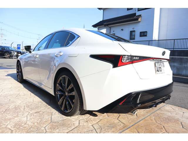 TOYOTA LEXUS IS300H 2023 Image 31