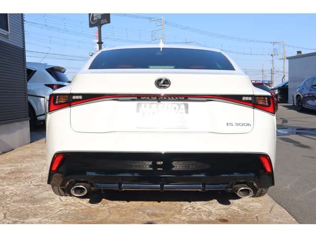 TOYOTA LEXUS IS300H 2023 Image 31