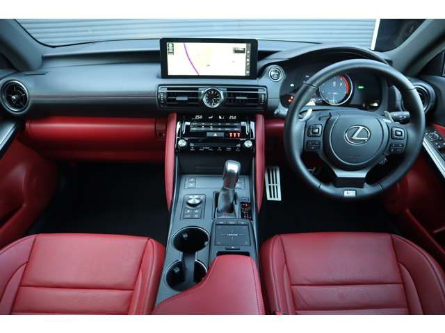 TOYOTA LEXUS IS300H 2023 Image 31