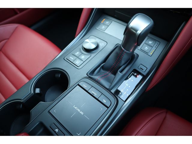 TOYOTA LEXUS IS300H 2023 Image 31