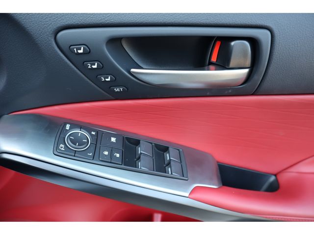 TOYOTA LEXUS IS300H 2023 Image 31