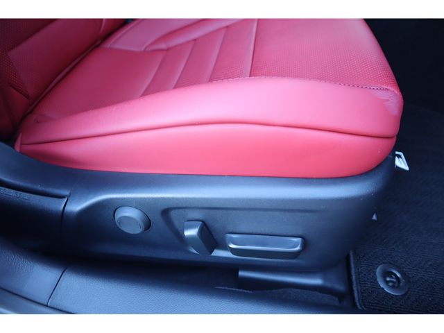 TOYOTA LEXUS IS300H 2023 Image 31