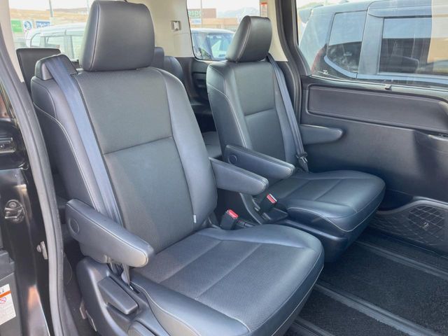 TOYOTA ESQUIRE 2014 Image 31