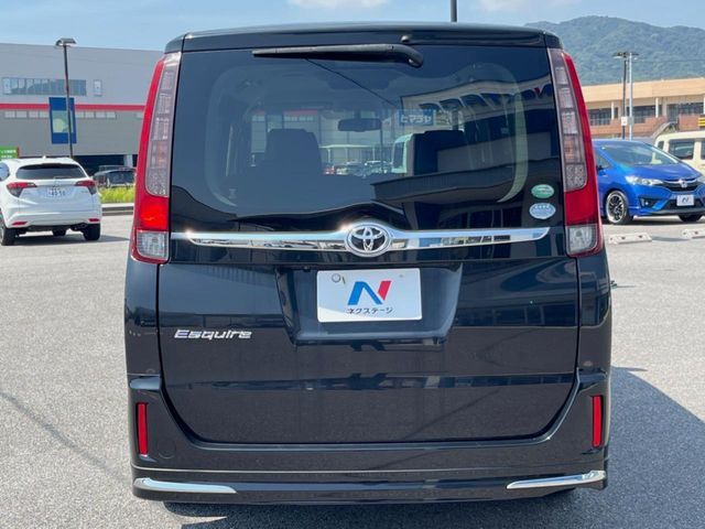 TOYOTA ESQUIRE 2014 Image 31