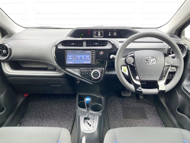 TOYOTA AQUA 2017 Image 31