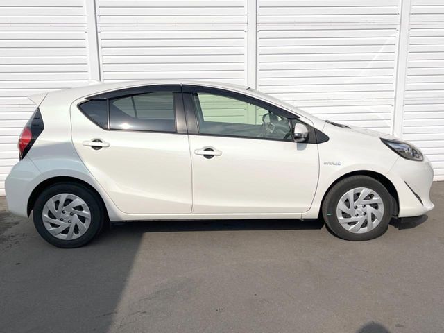 TOYOTA AQUA 2017 Image 31