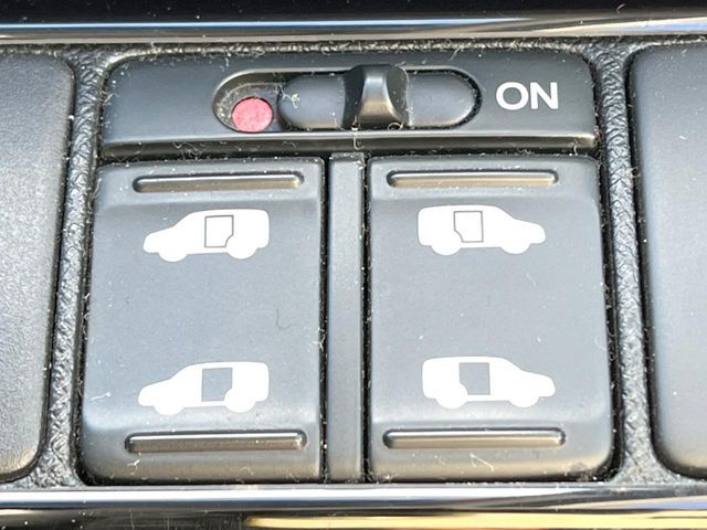 HONDA STEPWAGON SPADA 2010 Image 31