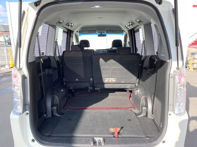 HONDA STEPWAGON SPADA 2010 Image 31