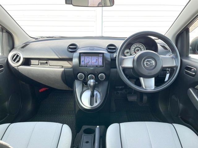 MAZDA DEMIO 2011 Image 31