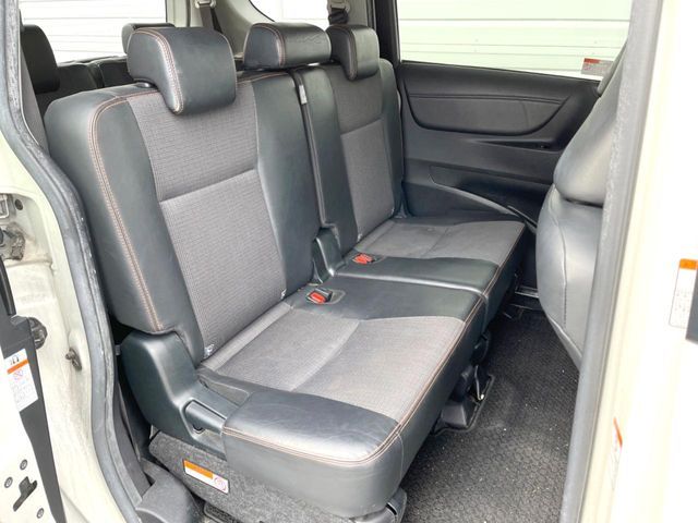 TOYOTA SIENTA HYBRID 2018 Image 31