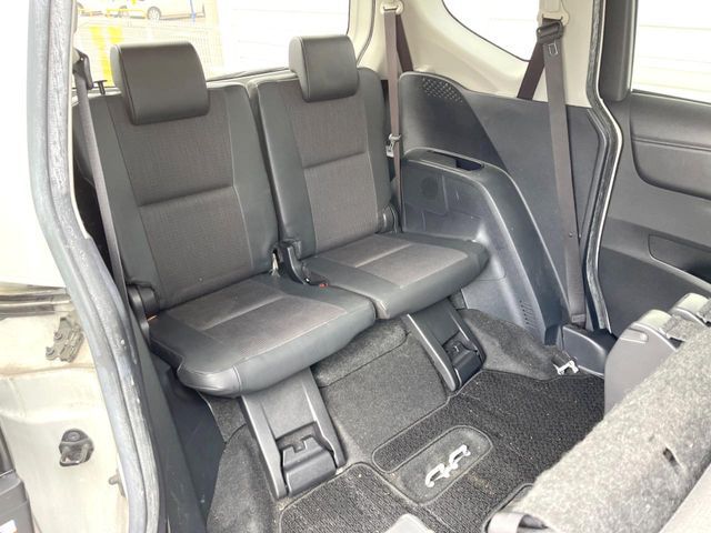 TOYOTA SIENTA HYBRID 2018 Image 31