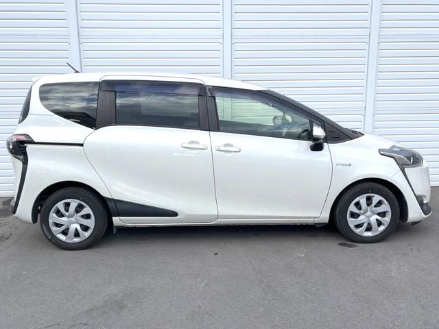 TOYOTA SIENTA HYBRID 2018 Image 31