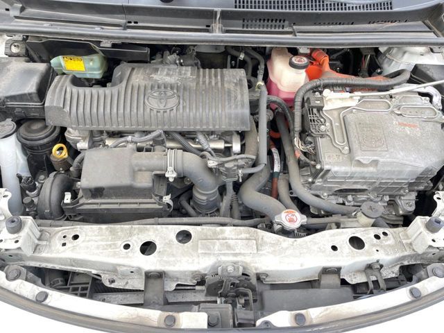 TOYOTA SIENTA HYBRID 2018 Image 31