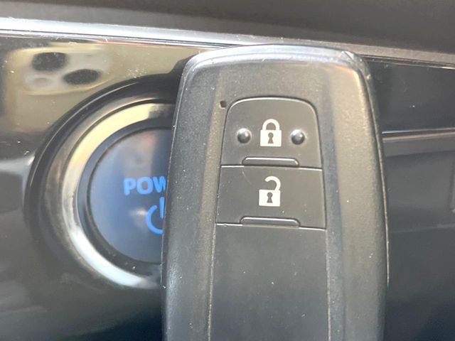 TOYOTA PRIUS 2017 Image 31