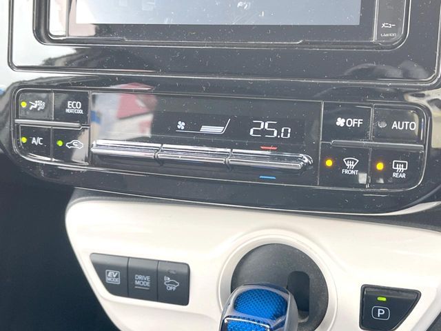 TOYOTA PRIUS 2017 Image 31