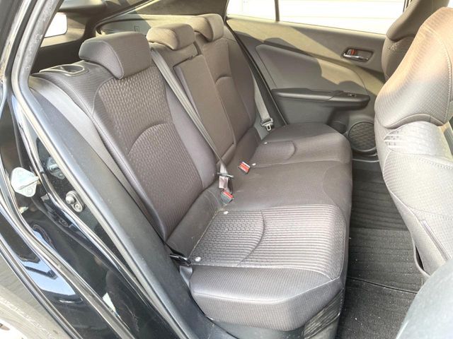 TOYOTA PRIUS 2017 Image 31