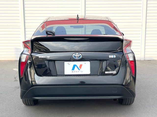 TOYOTA PRIUS 2017 Image 31