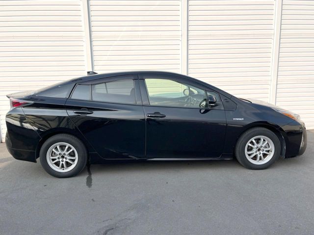 TOYOTA PRIUS 2017 Image 31