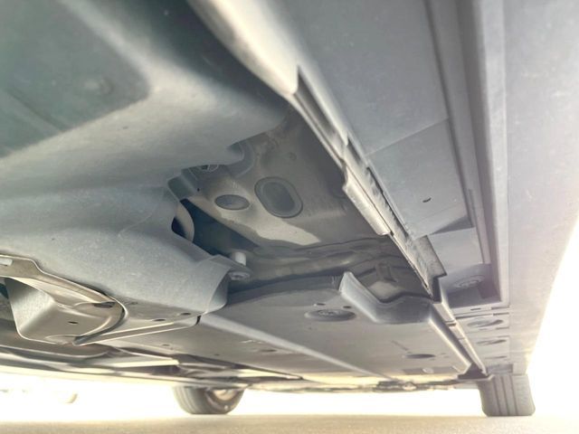 TOYOTA PRIUS 2017 Image 31