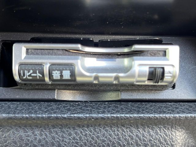 TOYOTA NOAH HYBRID 2017 Image 31