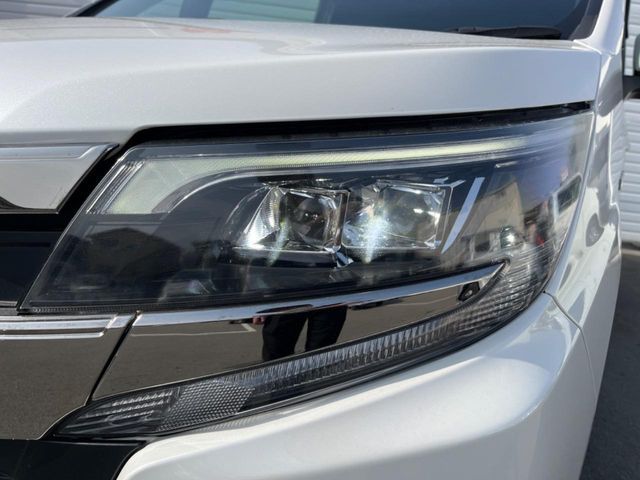 TOYOTA NOAH HYBRID 2017 Image 31