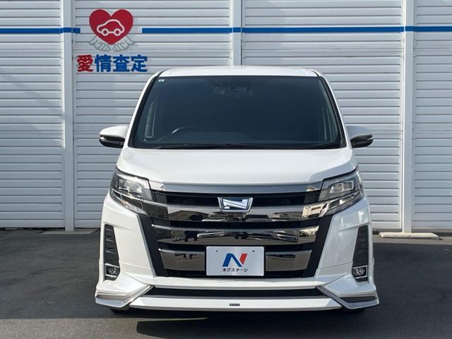 TOYOTA NOAH HYBRID 2017 Image 31