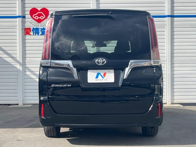 TOYOTA ESQUIRE 2018 Image 31