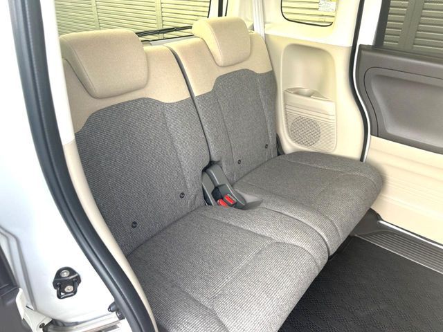 HONDA N BOX 2018 Image 31