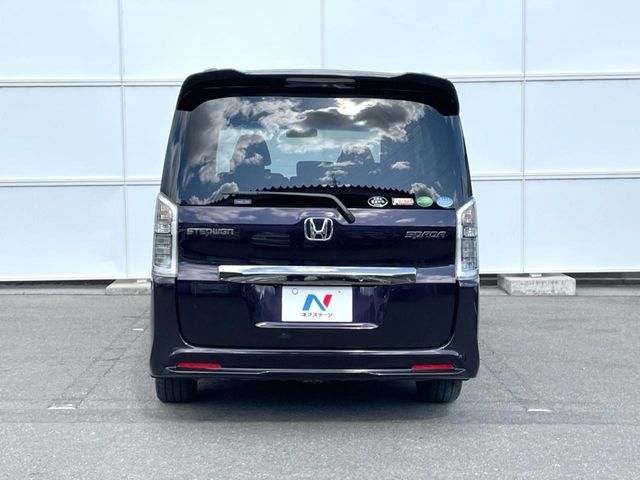 HONDA STEPWAGON SPADA 2013 Image 31