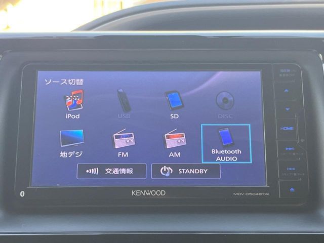 TOYOTA VOXY HYBRID 2017 Image 31