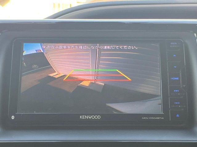 TOYOTA VOXY HYBRID 2017 Image 31