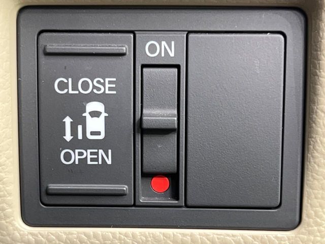 HONDA N BOX 2017 Image 31