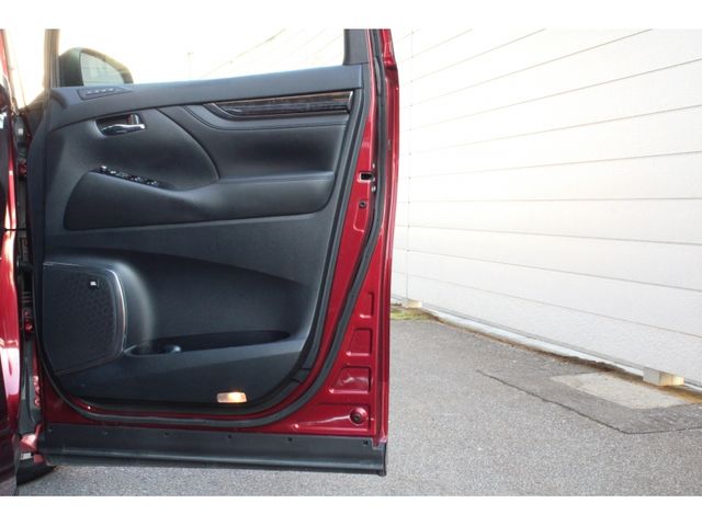 TOYOTA ALPHARD HYBRID 4WD 2019 Image 31