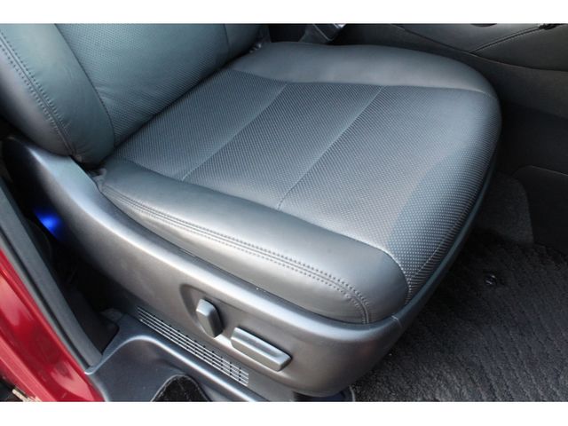 TOYOTA ALPHARD HYBRID 4WD 2019 Image 31