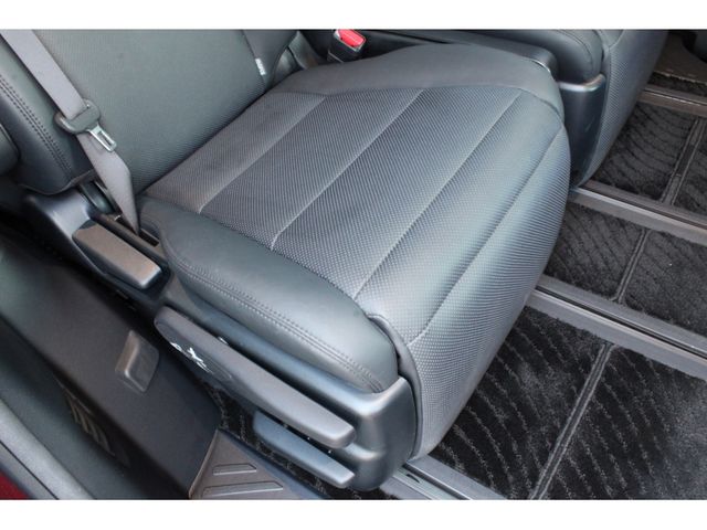 TOYOTA ALPHARD HYBRID 4WD 2019 Image 31