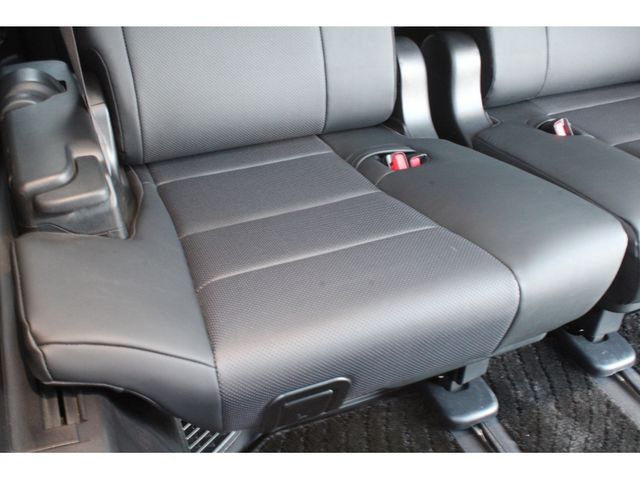 TOYOTA ALPHARD HYBRID 4WD 2019 Image 31