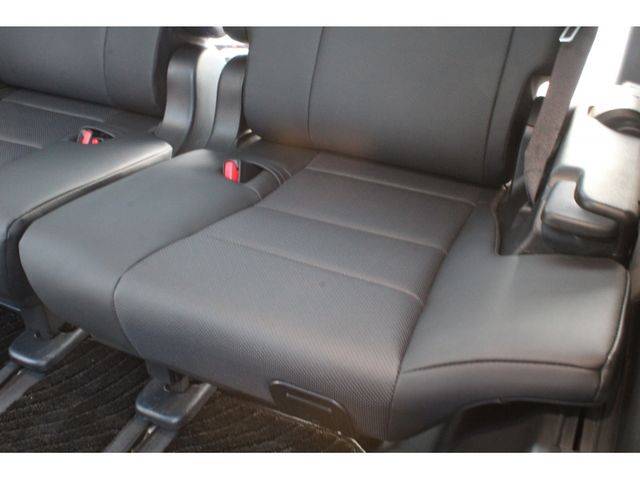 TOYOTA ALPHARD HYBRID 4WD 2019 Image 31