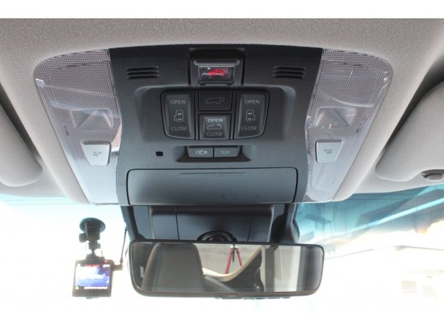 TOYOTA ALPHARD HYBRID 4WD 2019 Image 31