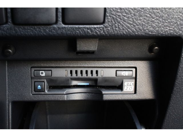 TOYOTA ALPHARD HYBRID 4WD 2019 Image 31