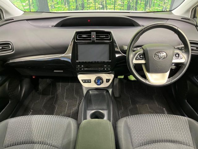 TOYOTA PRIUS 2017 Image 31