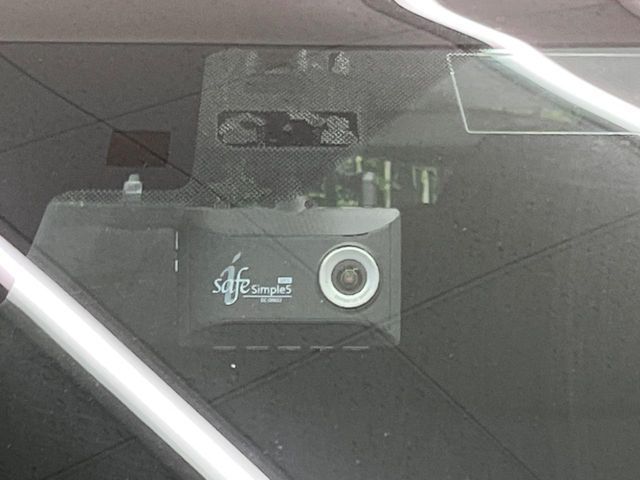 TOYOTA PRIUS 2017 Image 31